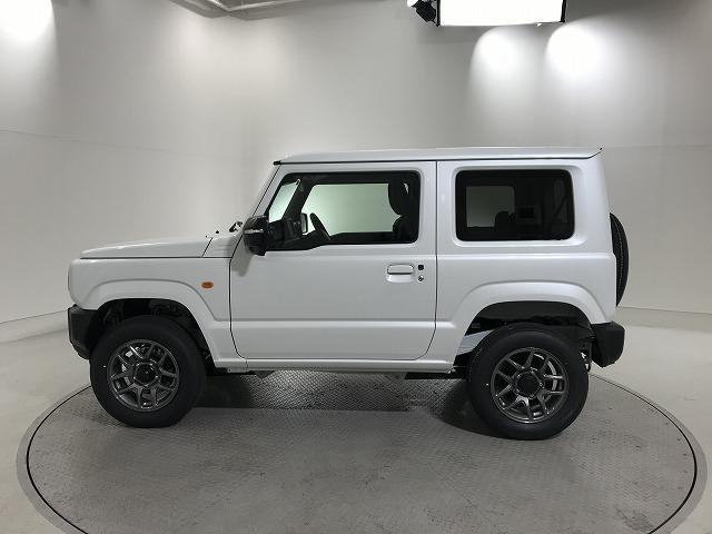 ジムニー ＸＣ　軽自動車　届出済未使用車　衝突被害軽減ブレーキ　ＡＢＳ　エアコン　エアバッグ　パワステ　パワーウィンドウ　アイドリングストップ　スマートキー（11枚目）