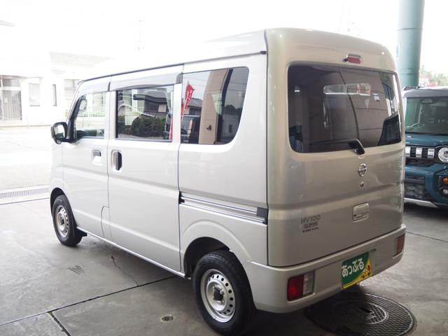 NV100クリッパーバン DX 禁煙 ユーザー買取 後期モデル 2nd発進 フルセグナビ バックカメラ ETC Bluetoothオーディオ ハイルーフ エアコン オートライト パワーウィンドウ キーレス フロアマット ドアバイザー(9枚目)