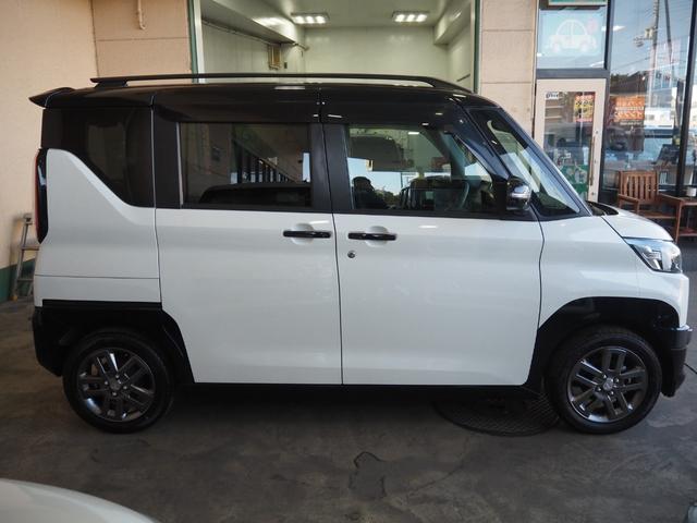 デリカミニ Ｔ　プレミアム　禁煙　４ＷＤ　ターボ　９インチナビ　全方位　フルセグ　ＢＴＡ　前席ヒーター　ハンドルヒーター　両側電動　衝軽ＢＫ　コーナーセンサー　ＬＥＤオートライト　ＬＥＤフォグ　デジタルインナーミラー　電動ＰＫ（4枚目）
