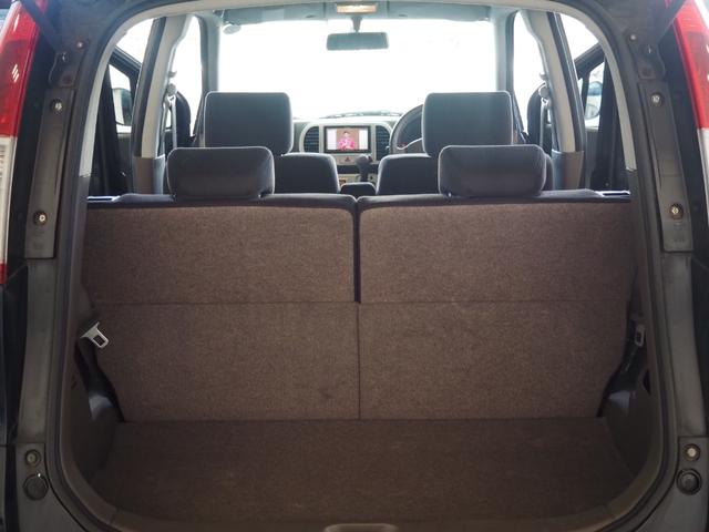 �����ڈȏ�ɍL���g����g�����N���[���ł��B�㕔���Ȃ̓��N���C�j���O�\�ŁA����ɑO�����ɓ|�����Ƃ��ł��܂��̂ŁA����ɑ傫�ȉו��Ⓑ���ו����ςݍ��݂��ł��܂��B