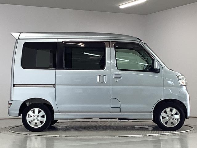 【キレイなおクルマがお待ちしております】兵庫ダイハツでは店舗入庫前に当社再生工場にてクリーニング!店舗でも定期的に洗車♪品質には自信があります!お気軽にご来店下さい。