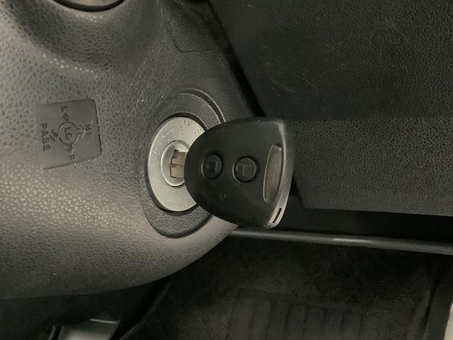 ハイゼットカーゴ ＤＸ　ＥＴＣ　アイドリングストップ　キーレスエントリー　走行無制限１年保証　アイドリングストップ　ＥＴＣ　キーレスエントリー　荷室マット　ドアバイザー　ヘッドライトレベライザー　両側スライドドア　アクセサリーソケット　マニュアルエアコン　ラジオ（21枚目）