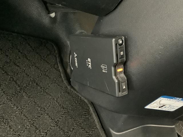 ハイゼットカーゴ ＤＸ　ＥＴＣ　アイドリングストップ　キーレスエントリー　走行無制限１年保証　アイドリングストップ　ＥＴＣ　キーレスエントリー　荷室マット　ドアバイザー　ヘッドライトレベライザー　両側スライドドア　アクセサリーソケット　マニュアルエアコン　ラジオ（25枚目）