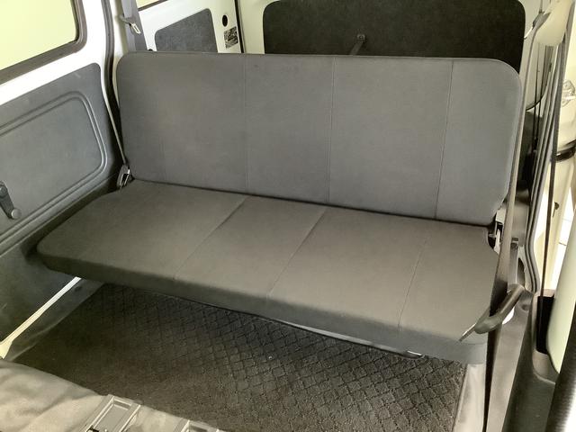 ハイゼットカーゴ ＤＸ　ＥＴＣ　アイドリングストップ　キーレスエントリー　走行無制限１年保証　アイドリングストップ　ＥＴＣ　キーレスエントリー　荷室マット　ドアバイザー　ヘッドライトレベライザー　両側スライドドア　アクセサリーソケット　マニュアルエアコン　ラジオ（30枚目）