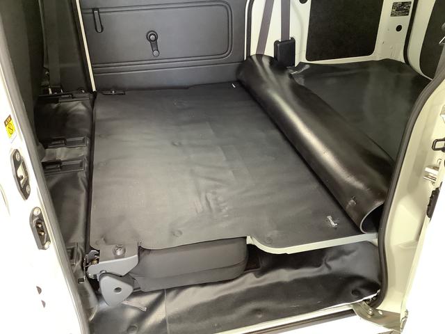 ハイゼットカーゴ ＤＸ　ＥＴＣ　アイドリングストップ　キーレスエントリー　走行無制限１年保証　アイドリングストップ　ＥＴＣ　キーレスエントリー　荷室マット　ドアバイザー　ヘッドライトレベライザー　両側スライドドア　アクセサリーソケット　マニュアルエアコン　ラジオ（34枚目）