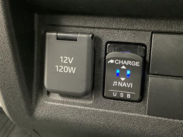 ハイゼットトラック ハイルーフ　ＣＶＴ　ワンオーナー　ナビ　ＥＴＣ　バックカメラ　１年保証　ワンオーナー　ナビＴＶ　ＥＴＣ　ＣＶＴ車　バックカメラ　前後コーナーセンサー　３方開　ＤＶＤ　ＵＳＢ　Ｂｌｕｅｔｏｏｔｈ　オートマチックハイビーム　横滑り防止装置　オーバーヘッドコンソール（29枚目）