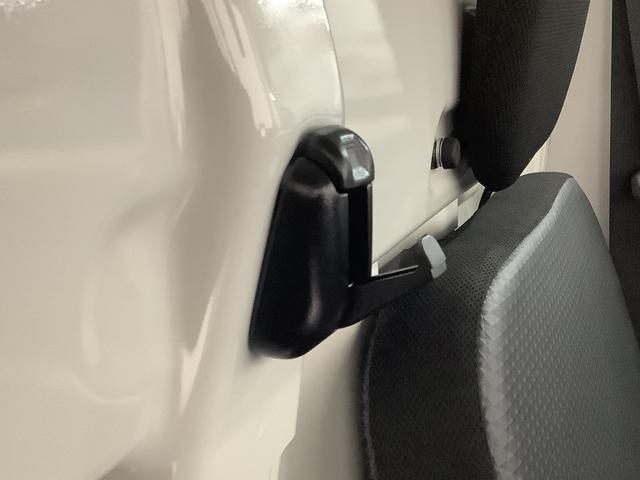 ハイゼットトラック ハイルーフ　ＣＶＴ　ワンオーナー　ナビ　ＥＴＣ　バックカメラ　１年保証　ワンオーナー　ナビＴＶ　ＥＴＣ　ＣＶＴ車　バックカメラ　前後コーナーセンサー　３方開　ＤＶＤ　ＵＳＢ　Ｂｌｕｅｔｏｏｔｈ　オートマチックハイビーム　横滑り防止装置　オーバーヘッドコンソール（33枚目）