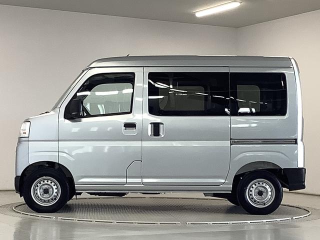 ハイゼットカーゴ ＤＸ　ＣＶＴ　９インチディスプレイオーディオ　ＥＴＣ　１年保証　９インチディスプレイオーディオ　ＣＶＴ車　ＥＴＣ　バックカメラ　前後コーナーセンサー　ＵＳＢ接続　Ｂｌｕｅｔｏｏｔｈ　オートマチックハイビーム　アイドリングストップ　キーレスエントリー（11枚目）