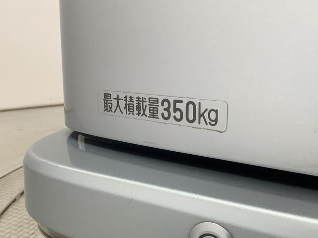 ハイゼットカーゴ デラックスＳＡＩＩＩ　ＡＴ　ＥＴＣ　コーナーセンサー　ラジオ　走行無制限１年保証　リアコーナーセンサー　ＡＴ車　ＥＴＣ　オートマチックハイビーム　ＬＥＤヘッドライト　アイドリングストップ　キーレスエントリー　横滑り防止装置　ドアバイザー　ラジオ　スマートアシスト（13枚目）