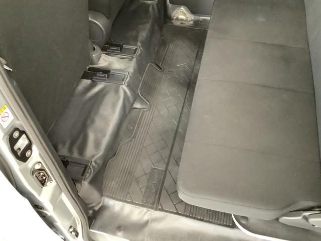 ハイゼットカーゴ デラックスＳＡＩＩＩ　ＡＴ　ＥＴＣ　コーナーセンサー　ラジオ　走行無制限１年保証　リアコーナーセンサー　ＡＴ車　ＥＴＣ　オートマチックハイビーム　ＬＥＤヘッドライト　アイドリングストップ　キーレスエントリー　横滑り防止装置　ドアバイザー　ラジオ　スマートアシスト（32枚目）