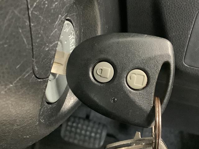 ミラ TX CVT ETC キーレスエントリー ドアバイザー 走行無制限1年保証 キーレスエントリー CVT車 ETC ドアバイザー ヘッドライトレベライザー マニュアルエアコン インパネシフト アクセサリーソケット ラジオ 助手席エアバック 衝突安全ボディ(21枚目)