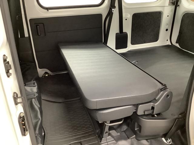 ハイゼットカーゴ スペシャル 5MT 前後コーナーセンサー 両側スライドドア 走行無制限1年保証 前後コーナーセンサー MT車 オートマチックハイビーム アイドリングストップ 横滑り防止装置 オートライト ヘッドライトレベライザー パワーウィンドウ ラジオ スマートアシスト(33枚目)