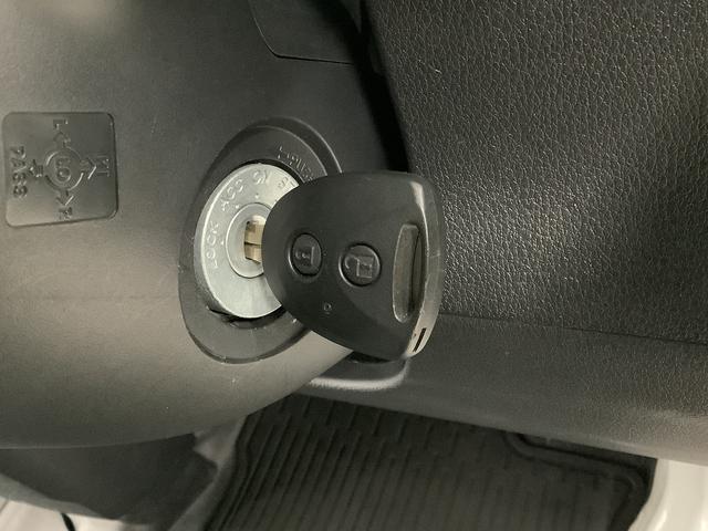 ハイゼットカーゴ DX CVT コーナーセンサー キーレスエントリー ラジオ 走行無制限1年保証 前後コーナーセンサー CVT車 オートマチックハイビーム キーレスエントリー アイドリングストップ 横滑り防止装置 オートライト ヘッドライトレベライザー パワーウィンドウ ラジオ(22枚目)