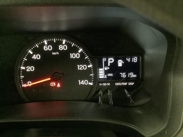 ハイゼットカーゴ DX CVT 前後コーナーセンサー ラジオ 両側スライドドア 走行無制限1年保証 前後コーナーセンサー CVT車 オートマチックハイビーム アイドリングストップ 横滑り防止装置 オートライト ヘッドライトレベライザー パワーウィンドウ ラジオ スマートアシスト(21枚目)