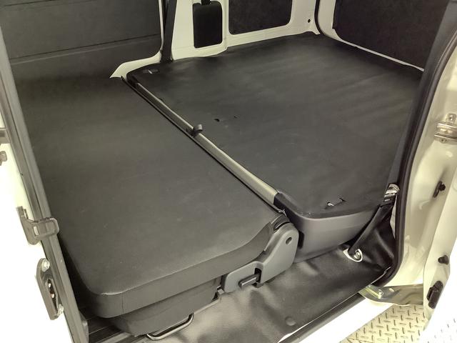 ハイゼットカーゴ ＤＸ　雹害車両　ＣＶＴ　前後コーナーセンサー　キーレス　雹害車両　１年保証　前後コーナーセンサー　ＣＶＴ車　オートマチックハイビーム　アイドリングストップ　キーレスエントリー　横滑り防止装置　オートライト　ヘッドライトレベライザー　パワーウィンドウ（39枚目）