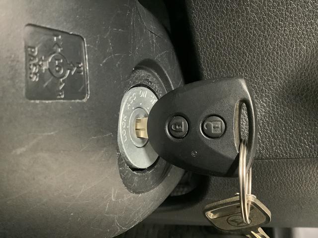 ハイゼットカーゴ DX 4WD CVT 前後コーナーセンサー スマートアシスト 走行無制限1年保証 前後コーナーセンサー 4WD CVT車 オートマチックハイビーム アイドリングストップ キーレスエントリー 横滑り防止装置 オートライト ヘッドライトレベライザー ラジオ(24枚目)