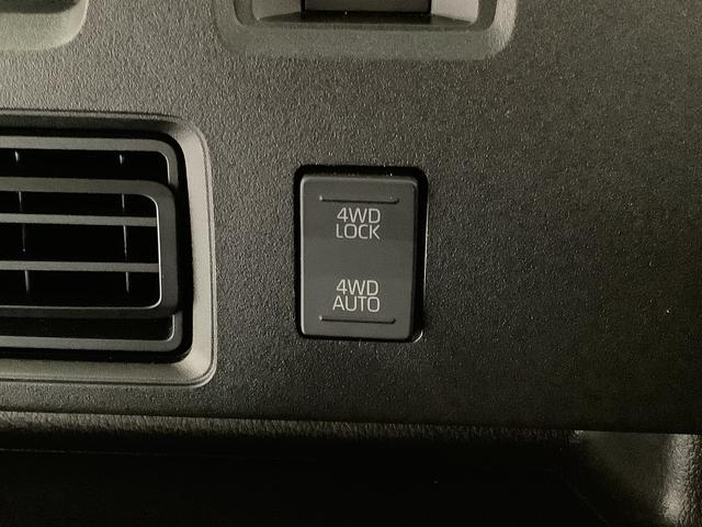 ハイゼットカーゴ ＤＸ　４ＷＤ　ＣＶＴ　前後コーナーセンサー　キーレス　ラジオ　走行無制限１年保証　前後コーナーセンサー　４ＷＤ　ＣＶＴ車　オートマチックハイビーム　アイドリングストップ　キーレスエントリー　横滑り防止装置　オートライト　ヘッドライトレベライザー　ラジオ（27枚目）