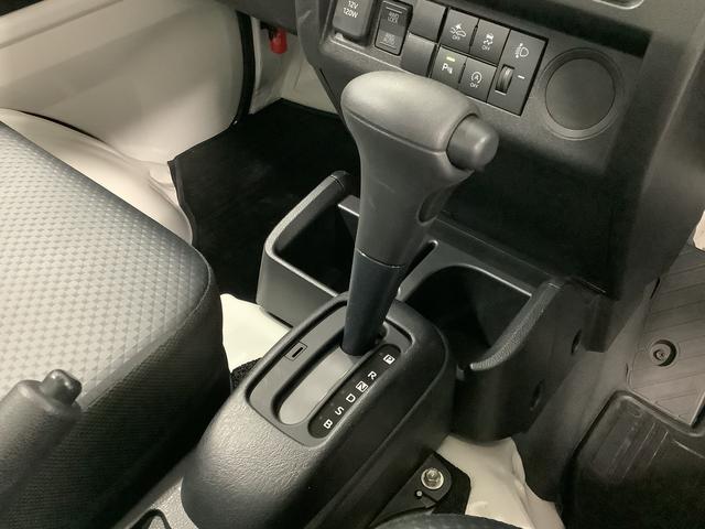 ハイゼットトラック スタンダード　４ＷＤ　ＣＶＴ　前後コーナーセンサー　ラジオ　走行無制限１年保証　前後コーナーセンサー　４ＷＤ　ＣＶＴ車　３方開　オートマチックハイビーム　アイドリングストップ　横滑り防止装置　オートライト　ヘッドライトレベライザー　ラジオ　スマートアシスト（21枚目）