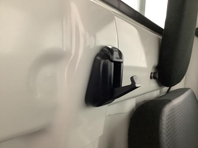 ハイゼットトラック スタンダード　４ＷＤ　ＣＶＴ　前後コーナーセンサー　ラジオ　走行無制限１年保証　前後コーナーセンサー　４ＷＤ　ＣＶＴ車　３方開　オートマチックハイビーム　アイドリングストップ　横滑り防止装置　オートライト　ヘッドライトレベライザー　ラジオ　スマートアシスト（28枚目）