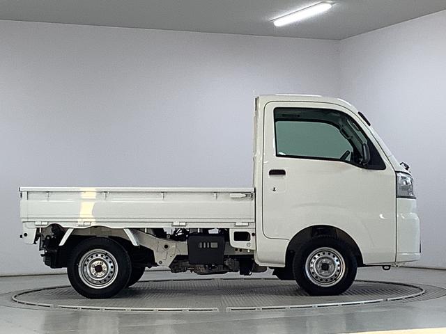 ハイゼットトラック スタンダード 農用スペシャル 4WD CVT 荷台作業灯 走行無制限1年保証 前後コーナーセンサー 4WD CVT車 3方開 荷台作業灯 オートマチックハイビーム アイドリングストップ 横滑り防止装置 オートライト ヘッドライトレベライザー スペアタイヤ(8枚目)