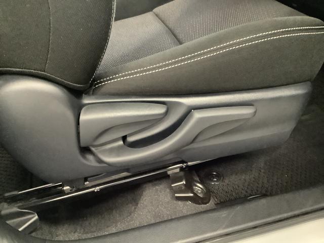 ヴィッツ F セーフティーエディションIII ワンオーナー ナビTV 1年保証 ワンオーナー 衝突軽減ブレーキ ナビTV バックカメラ 前後コーナーセンサー Bluetooth オートハイビーム LEDヘッドライト アイドリングストップ プッシュスタート 横滑り防止装置(39枚目)