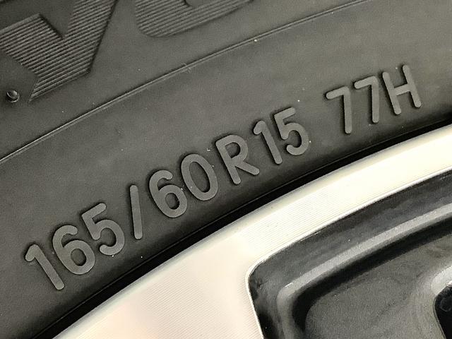 エンジンルームやドアエッジ等、細部まで徹底した清掃と洗浄を実施しております。