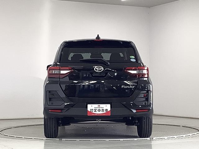 ロッキー プレミアム　ワンオーナー　９インチナビ　ＥＴＣ　バックカメラ　１年保証　ワンオーナー　９インチナビＴＶ　ＥＴＣ　バックカメラ　アダプティブクルーズコントロール　前後コーナーセンサー　前席シートヒーター　ブラインドスポットモニター　１７インチ純正アルミホイール（15枚目）