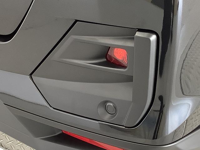 ロッキー プレミアム　ワンオーナー　９インチナビ　ＥＴＣ　バックカメラ　１年保証　ワンオーナー　９インチナビＴＶ　ＥＴＣ　バックカメラ　アダプティブクルーズコントロール　前後コーナーセンサー　前席シートヒーター　ブラインドスポットモニター　１７インチ純正アルミホイール（17枚目）