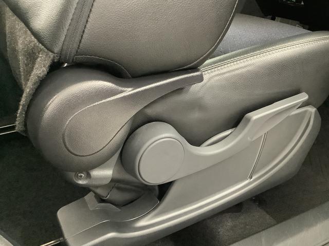 ロッキー プレミアム　ワンオーナー　９インチナビ　ＥＴＣ　バックカメラ　１年保証　ワンオーナー　９インチナビＴＶ　ＥＴＣ　バックカメラ　アダプティブクルーズコントロール　前後コーナーセンサー　前席シートヒーター　ブラインドスポットモニター　１７インチ純正アルミホイール（43枚目）