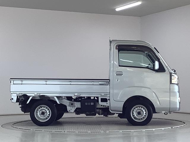 ハイゼットトラック エクストラＳＡＩＩＩｔ　４ＷＤ　ＣＶＴ　ＬＥＤヘッドライト　走行無制限１年保証　ＬＥＤヘッドライト　４ＷＤ　ＣＶＴ車　３方開　荷台作業灯　ゲートプロテクター　荷台マット　キーレス　横滑り防止装置　ドアバイザー　ヘッドライトレベライザー　シート間マルチポケット（7枚目）