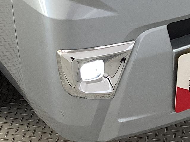 ハイゼットトラック エクストラＳＡＩＩＩｔ　４ＷＤ　ＣＶＴ　ＬＥＤヘッドライト　走行無制限１年保証　ＬＥＤヘッドライト　４ＷＤ　ＣＶＴ車　３方開　荷台作業灯　ゲートプロテクター　荷台マット　キーレス　横滑り防止装置　ドアバイザー　ヘッドライトレベライザー　シート間マルチポケット（14枚目）