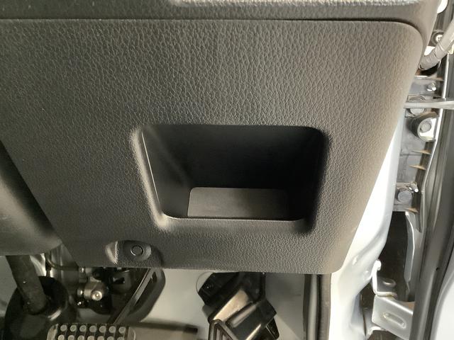 ハイゼットトラック エクストラＳＡＩＩＩｔ　４ＷＤ　ＣＶＴ　ＬＥＤヘッドライト　走行無制限１年保証　ＬＥＤヘッドライト　４ＷＤ　ＣＶＴ車　３方開　荷台作業灯　ゲートプロテクター　荷台マット　キーレス　横滑り防止装置　ドアバイザー　ヘッドライトレベライザー　シート間マルチポケット（18枚目）