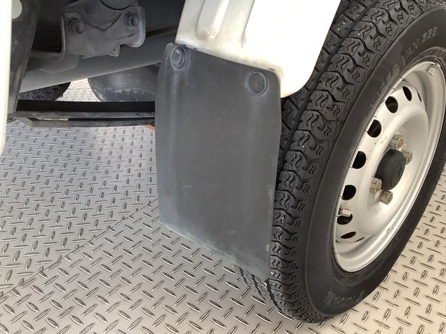ハイゼットトラック スタンダード　５ＭＴ　ワンオーナー　ＣＤオーディオ　ＥＴＣ　走行無制限１年保証　ワンオーナー　ＭＴ車　ＣＤオーディオ　ＥＴＣ　３方開　ドアバイザー　ヘッドライトレベライザー　アクセサリーソケット　マニュアルエアコン　スペアタイヤ　マッドガード　バッテリーカバー（35枚目）