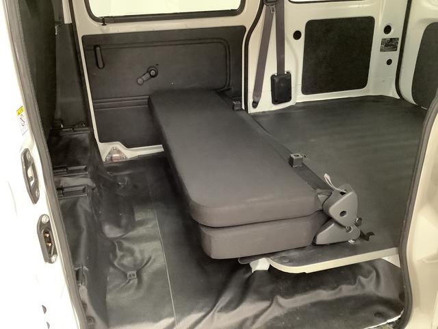 ハイゼットカーゴ デラックスＳＡＩＩＩ　ＥＴＣ　リアコーナーセンサー　キーレス　走行無制限１年保証　リアコーナーセンサー　ＥＴＣ　ルーフキャリア　ＬＥＤヘッドライト　アイドリングストップ　キーレスエントリー　横滑り防止装置　オートライト　ドアバイザー　システムバー　フォグランプ（38枚目）