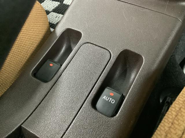 コペン エクスプレイ ターボ CVT ナビ ETC シートヒーター 1年保証 ナビTV Bluetooth ETC CVT車 シートヒーター DVD USB接続 LEDヘッドライト プッシュスタート 横滑り防止装置 オートエアコン 16インチ純正アルミホイール(28枚目)