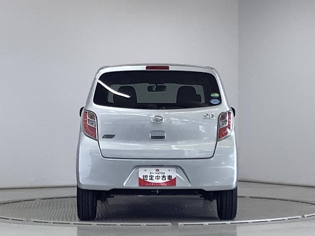 ミライース Ｘ　メモリアルエディション　ＣＤ　キーレス　電動格納ミラー　走行無制限１年保証　アイドリングストップ　ＣＤオーディオ　キーレスエントリー　ドアバイザー　ヘッドライトレベライザー　電動格納ドアミラー　アクセサリーソケット　１４インチ純正アルミホイール（9枚目）