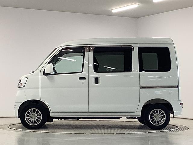 ハイゼットカーゴ クルーズターボＳＡＩＩＩ　５ＭＴ　ワンオーナー　ＣＤ　ＥＴＣ　走行無制限１年保証　ＭＴ車　ワンオーナー　ＣＤオーディオ　ＥＴＣ　リアコーナーセンサー　ＬＥＤヘッドライト　アイドリングストップ　キーレス　横滑り防止装置　オートライト　１２インチアルミホイール（9枚目）