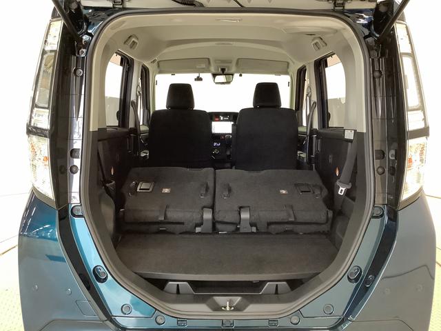 �N���[�i�[���{�H�ӏ��S�̂ɕ������s���A����ӏ��𒆐S�Ƀu���b�V���O���܂��B���̌�A��p�̋@�B���g���A�����T�[�܂��̓X�`�[�����ŉ���𗎂Ƃ��Ă���܂��B