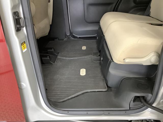 ��p�̃G���W���N���[�i�[�őS�̂ɕ���������𕂂����܂��B�{���l�b�g���Ȃǂ̉���𒆐S�Ƀu���V�������s���A��򂵃G�A�u���[�Ŏd�グ�Ă���܂��B