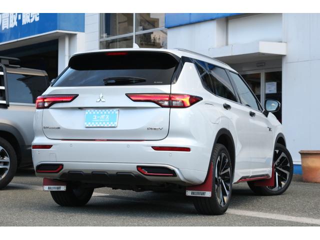 アウトランダーPHEV P ワンオーナー・360度カメラ・BOSEプレミアムサウンド・パワーバックドア・シートヒーター・ライトグレー革シート・eアシスト・マイパイロット・ヘッドアップディスプレイ・LEDヘッドライト(8枚目)