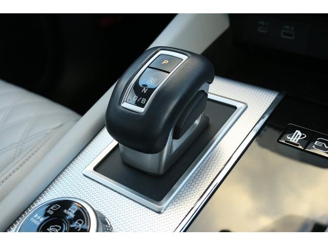 アウトランダーPHEV P ワンオーナー・360度カメラ・BOSEプレミアムサウンド・パワーバックドア・シートヒーター・ライトグレー革シート・eアシスト・マイパイロット・ヘッドアップディスプレイ・LEDヘッドライト(11枚目)