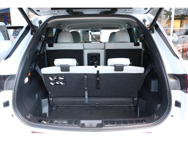 アウトランダーPHEV P ワンオーナー・360度カメラ・BOSEプレミアムサウンド・パワーバックドア・シートヒーター・ライトグレー革シート・eアシスト・マイパイロット・ヘッドアップディスプレイ・LEDヘッドライト(18枚目)