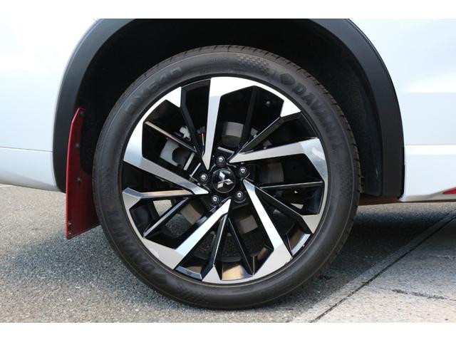 アウトランダーPHEV P ワンオーナー・360度カメラ・BOSEプレミアムサウンド・パワーバックドア・シートヒーター・ライトグレー革シート・eアシスト・マイパイロット・ヘッドアップディスプレイ・LEDヘッドライト(20枚目)