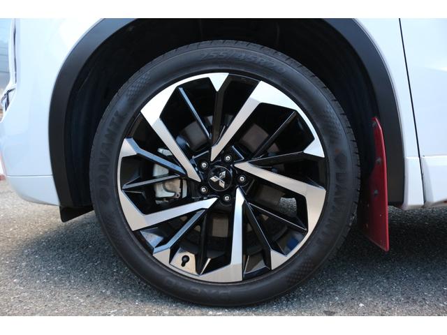 アウトランダーPHEV P ワンオーナー・360度カメラ・BOSEプレミアムサウンド・パワーバックドア・シートヒーター・ライトグレー革シート・eアシスト・マイパイロット・ヘッドアップディスプレイ・LEDヘッドライト(22枚目)