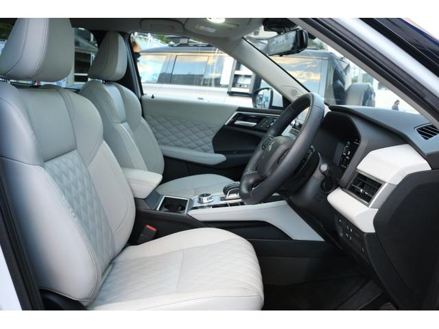 アウトランダーPHEV P ワンオーナー・360度カメラ・BOSEプレミアムサウンド・パワーバックドア・シートヒーター・ライトグレー革シート・eアシスト・マイパイロット・ヘッドアップディスプレイ・LEDヘッドライト(35枚目)