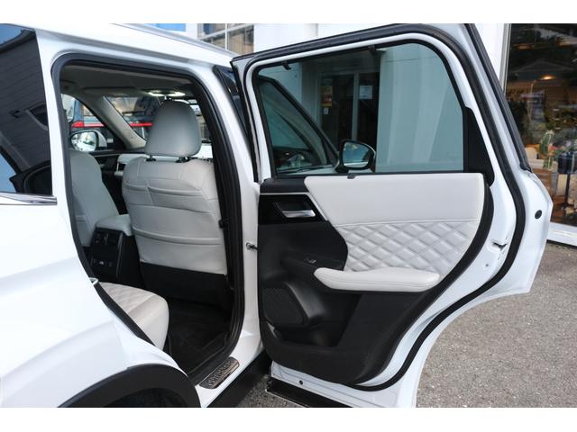 アウトランダーPHEV P ワンオーナー・360度カメラ・BOSEプレミアムサウンド・パワーバックドア・シートヒーター・ライトグレー革シート・eアシスト・マイパイロット・ヘッドアップディスプレイ・LEDヘッドライト(42枚目)