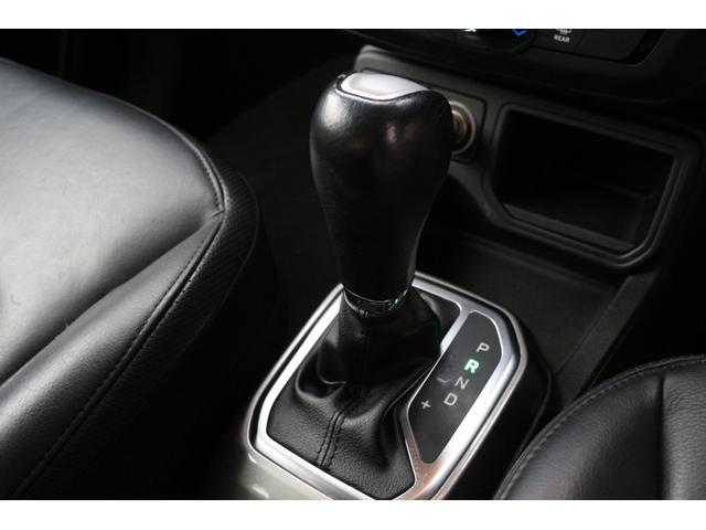 ジープ・レネゲード リミテッド アダプティブクルーズ・LEDヘッドランプ・パワーシート・バックカメラ(11枚目)