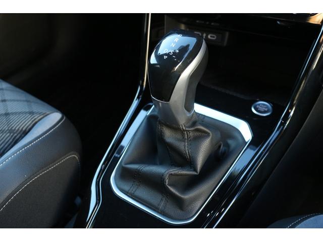 Ｔ－ロック ＴＤＩ　Ｒライン　ワンオーナー・ＤｉｓｃｏｖｅｒＰｒｏパッケージ・バックカメラ。シートヒーター・パワーバックドア（11枚目）