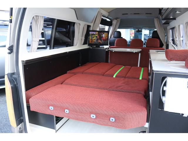 ハイエースバン 　キャンピング・シンク・冷蔵庫・ＦＦヒーター・ルーフベント・ベッドキット・サイドオーニング（18枚目）