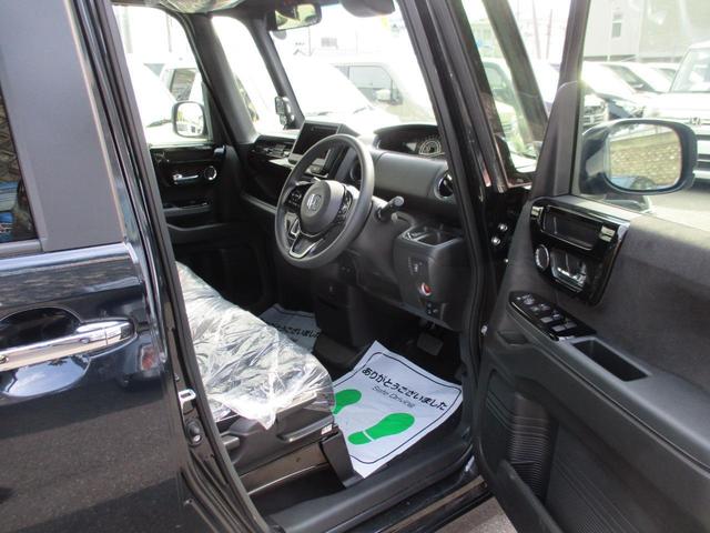 L 届出済未使用車 衝突被害軽減ブレーキ 電動パーキングブレーキ スマートキー プッシュエンジンスタート オートエアコン 前席シートヒーター USB充電用ソケット シートバックテーブル(6枚目)